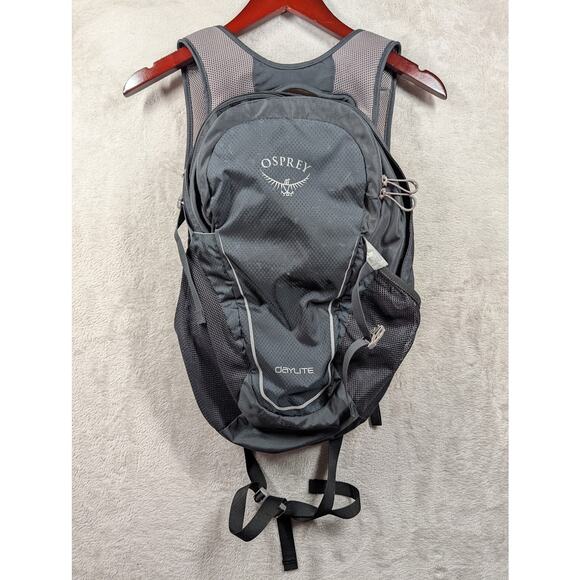 Osprey Daylite Backpack Gray/Black Travel Hiking Adventure Bag - Picture 1 of 9